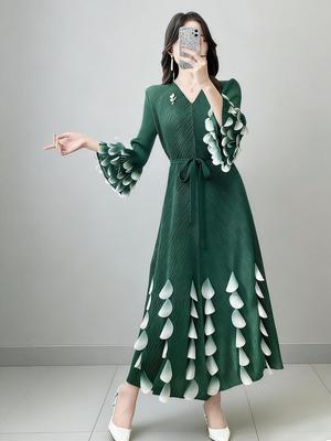 Elegant Autumn Gradient Pleated Dress for Women - Long Sleeve, High-End European & American Style Formal Wear