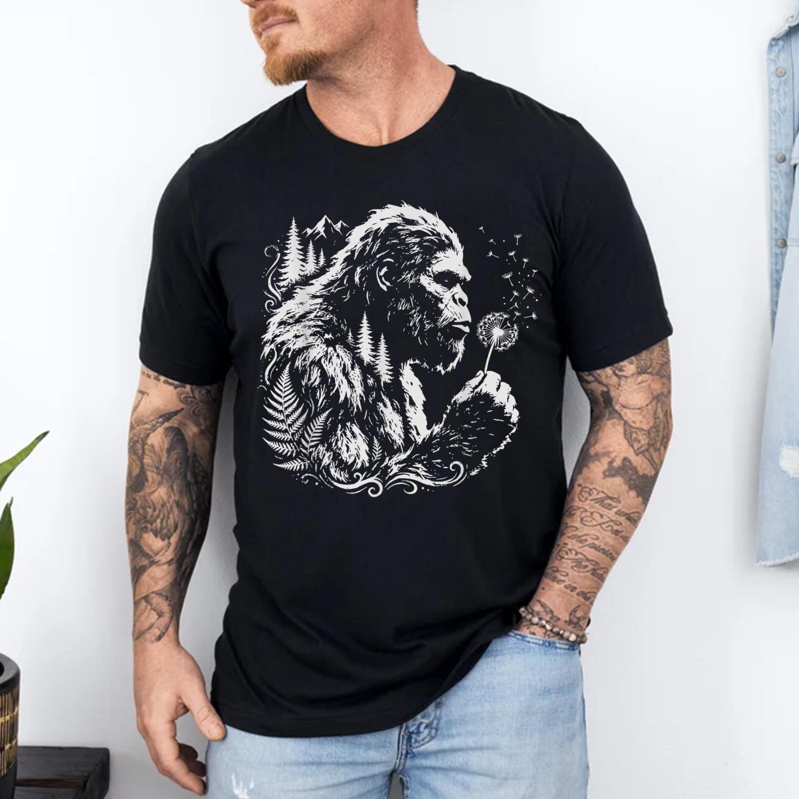 Funny Bigfoot Blowing Wishes Dandelion Nature Vintage Art T-Shirt S разноцветный
