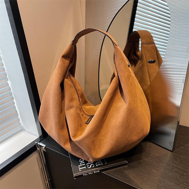 Casual Relaxation Large-capacity Bag Women's Commuter Shoulder Bag Velvet Bread Oblique Span Bag Women's Versatile