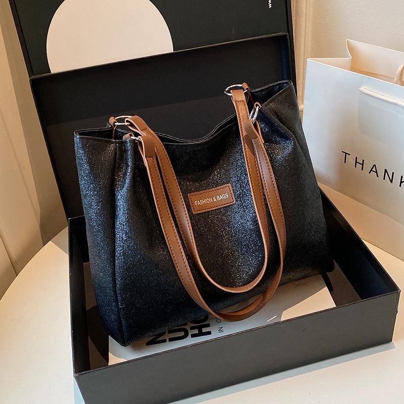 New single shoulder armpit bag large capacity commuting simple retro high sense tote bag versatile