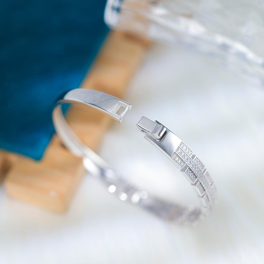 Light Luxury High-end Slightly Inlaid Diamond Bracelet Women's Fashion Simple S925 Sterling Silver Bracelet Couple Versatile Hand Jewelry