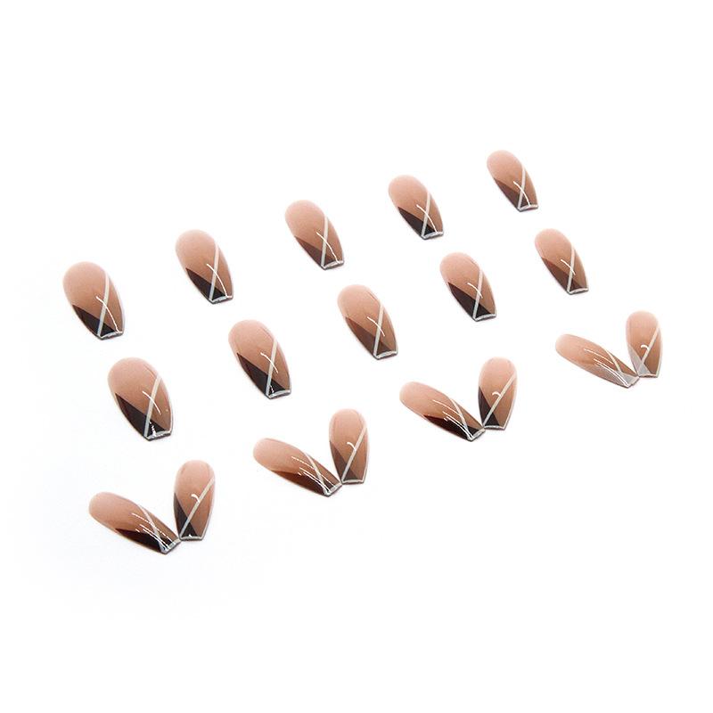 Künstliche Nägel Japanische lange Herbst- und Winter-Nagelkunst Einfache Linien Französische Khaki-Farbverlaufsnägel