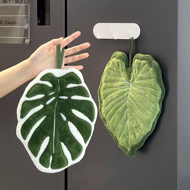 Monstera Leaf Shaped Hand Towel Coral Fleece Absorbent Hanging Towel for Kitchen Bathroom