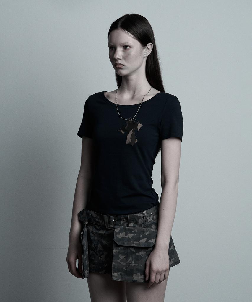 ILLIO Navy-Camou Cross Necklace T-Shirt