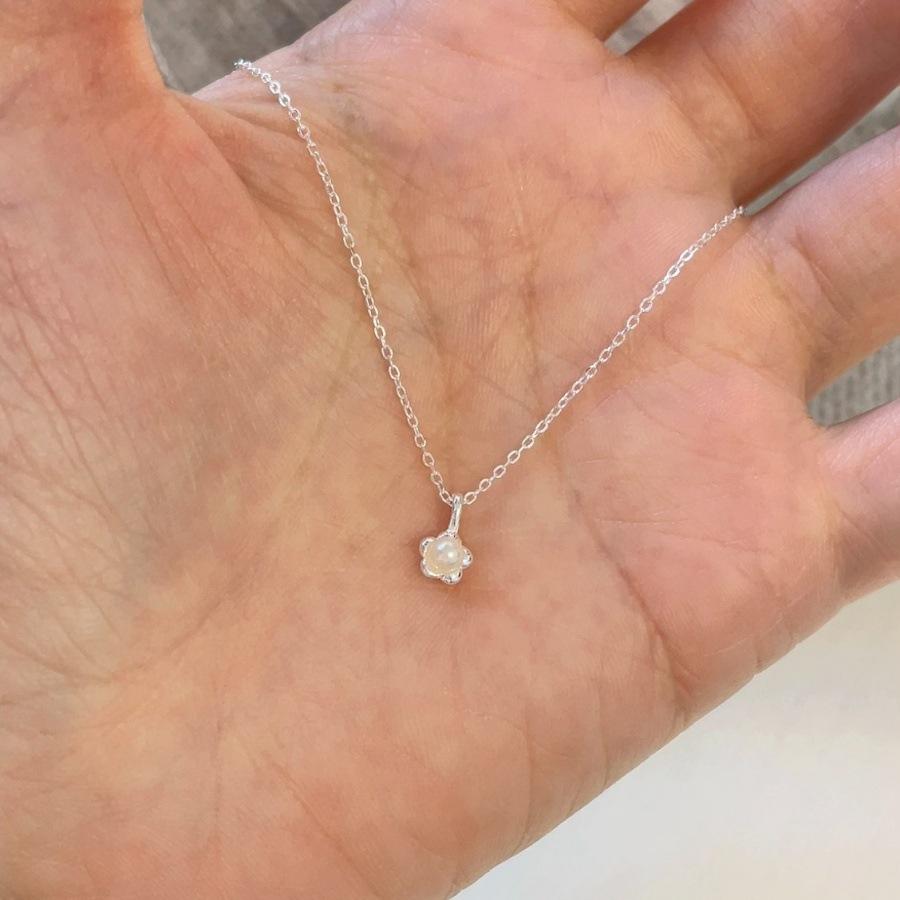 Korean version of sun flower pearl necklace women s sweet simple collarbone chain
