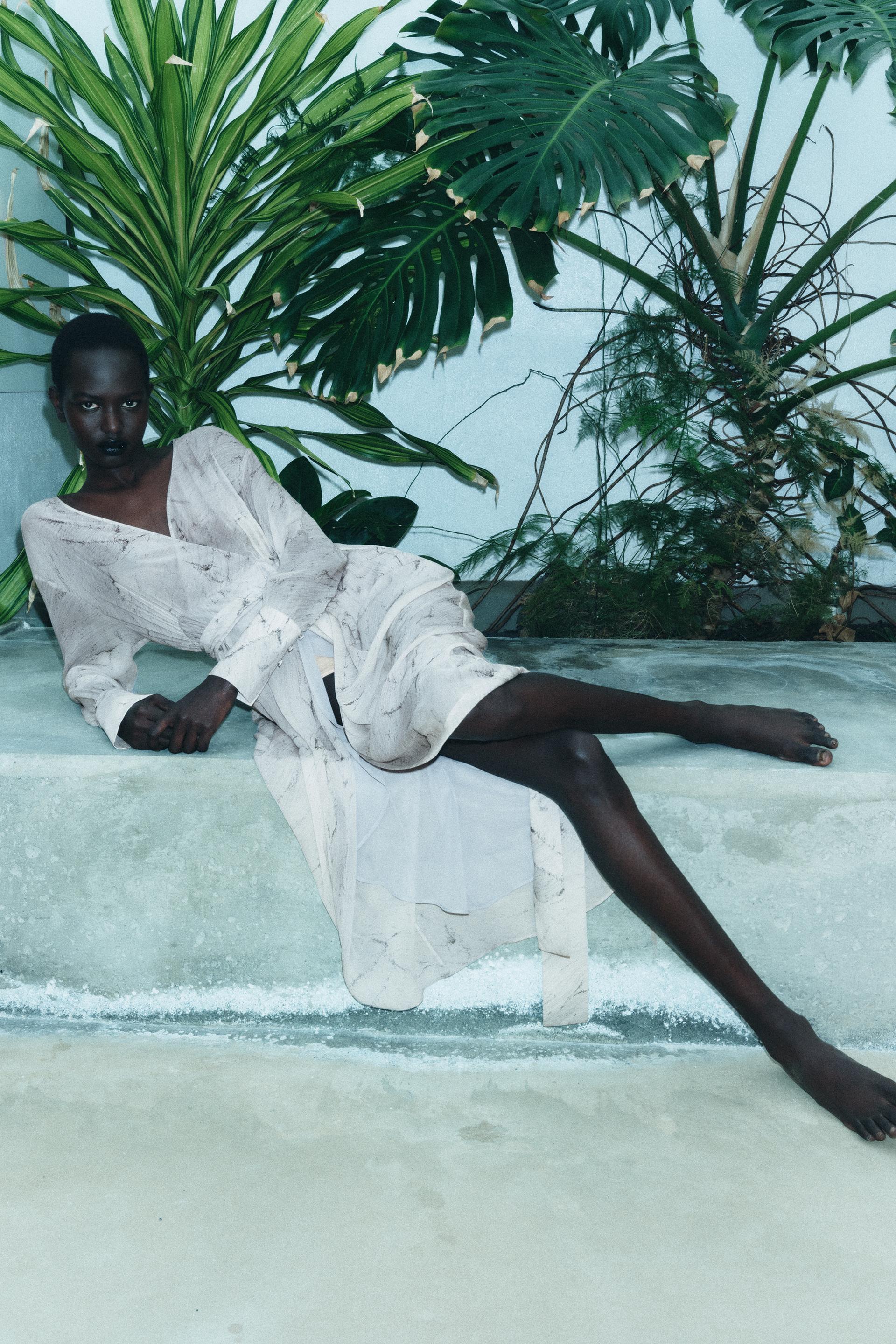 

ПЛАТЬЕ-ТУНИКА С ПРИНТОМ