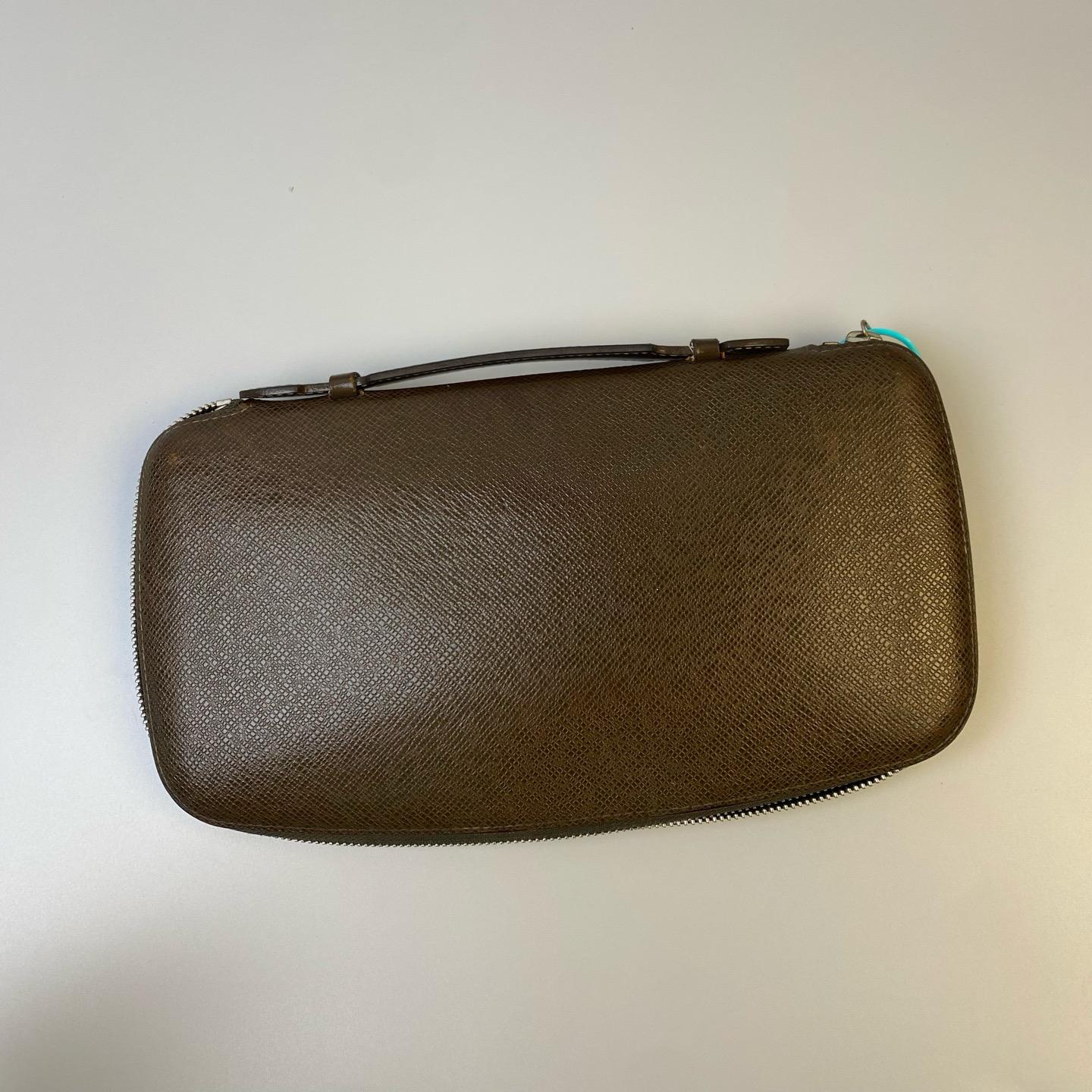[Pre-Owned] Commuter Portable Simple Zipper Leather Wallet - Good #1T9KLPV ONE SIZE