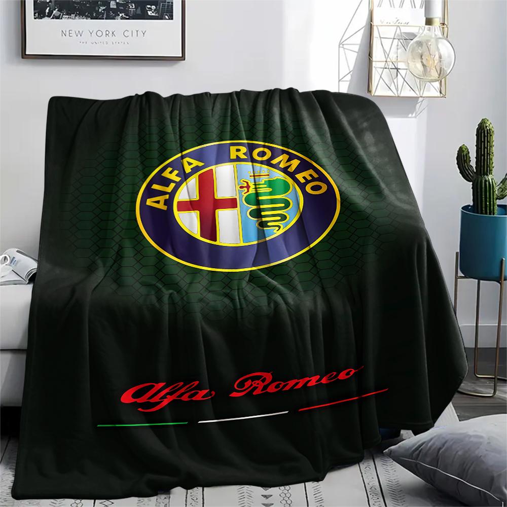 1PC Manta de Franela con Estampado Alpha Romeo, Alta Calidad para Todas las Estaciones, Decoración del Hogar, Calidez y Comodidad, Perfecta para Regalos de Navidad