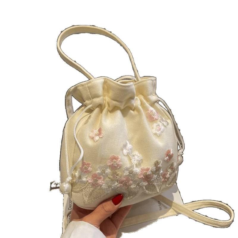 Haftowana torba typu koszyk w stylu chińskim Hanfu: Ręcznie robiona torba crossbody z koronką