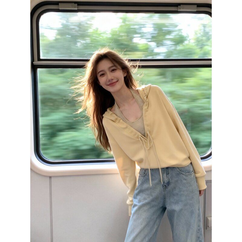 

Stylish Yellow Lazy-Style Faux Two-Piece Top for Women, New Spring and Autumn Design, Loose Fit, Slimming, Patchwork Design, Comfortable and Versatile Khaki Sweatshirt + Vest S