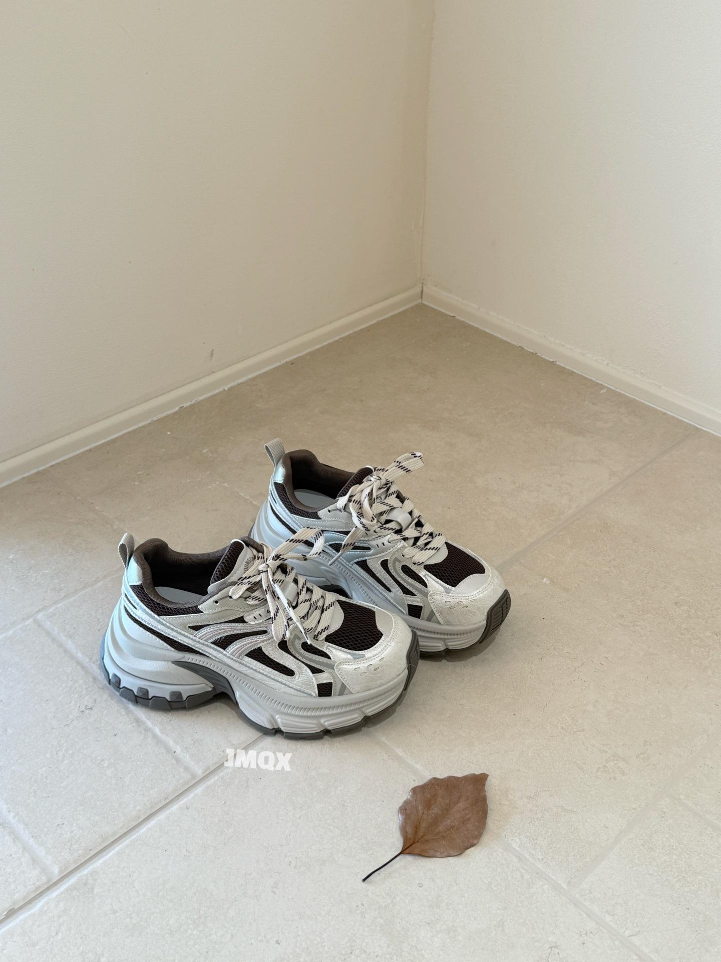 

Женские кожаные кроссовки-папы 2025 новая осень платформа увеличивающая рост модная универсальная повседневная обувь спортивная обувь шнуровка сетка 39 коричневый