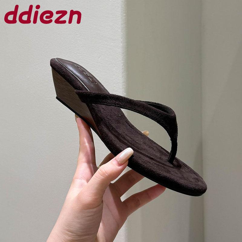 Fashion Female Spring Summer Round Toe Ladies Wedges Heeled Slippers Sandals Fashion Wedges Slippers Slides Shoes For Women Flip flops