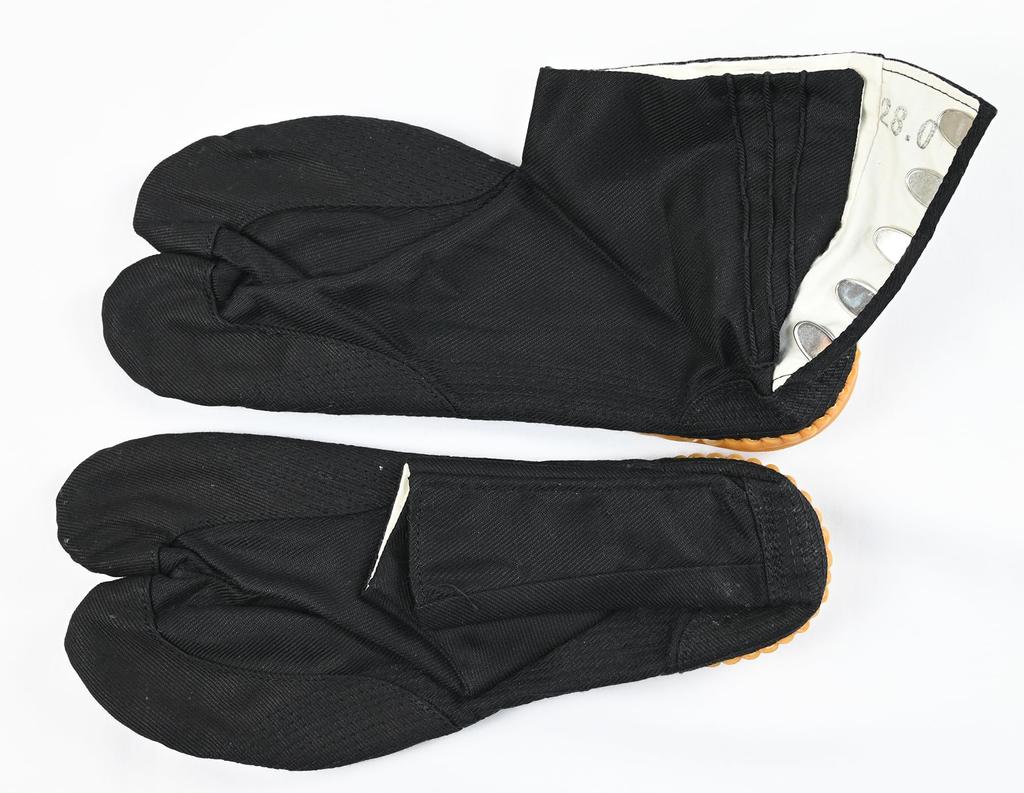 Aya Tabi with Kohaze Kineya Invincible Tabi [Kineya Tabi] [Black 5-Piece (Hand-Sewn Bottom)] 008-7004 (24.5)