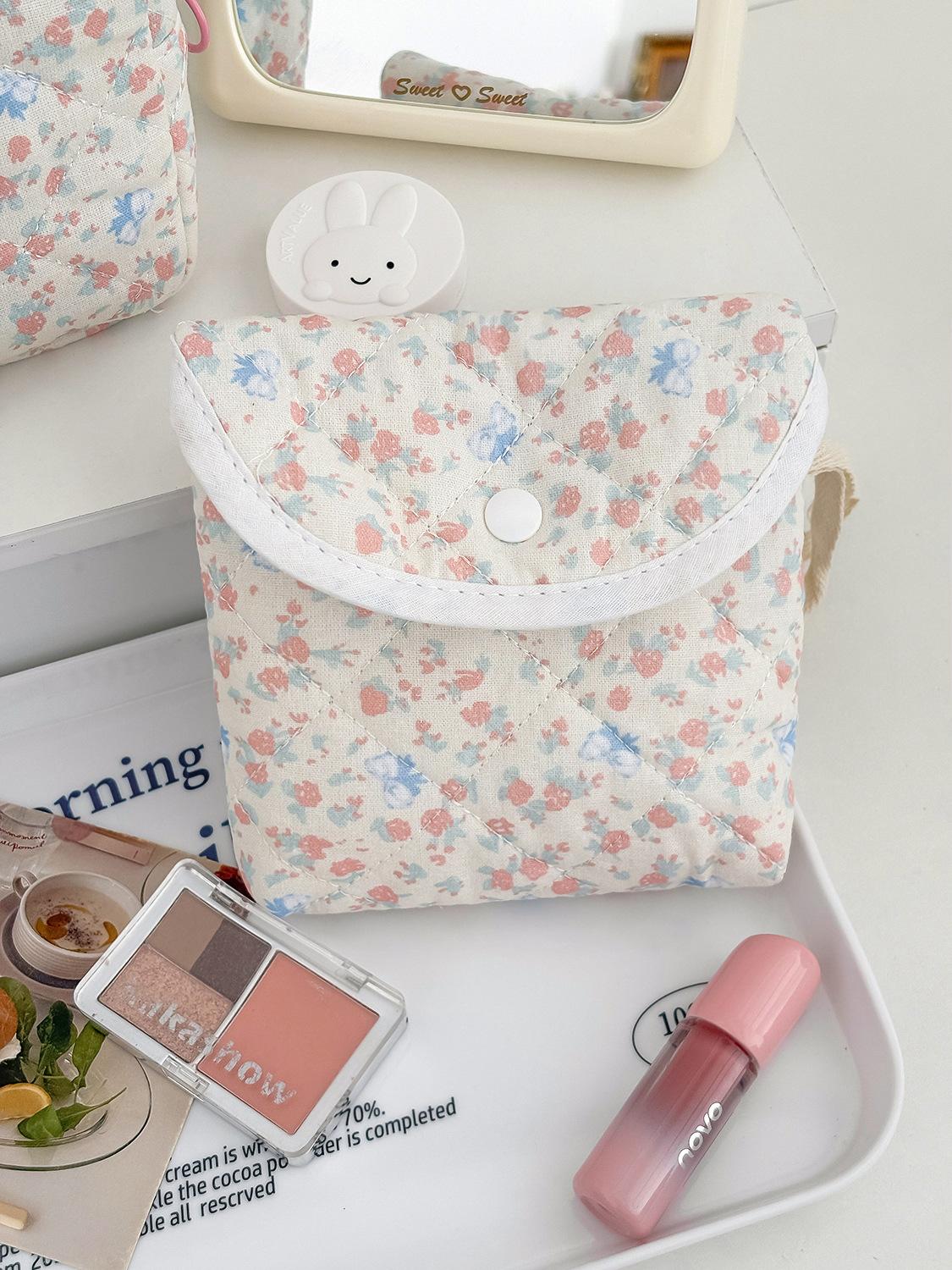 YT Floral Quilted Small Bag, Sanitary Pad Exclusive Storage Bag, Small Item Organizer, Portable Coin Purse, Portable Makeup Bag
