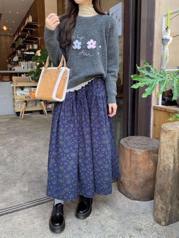 2025 Korean Retro Floral A-Line Skirt: Sweet, Gentle, High-Waisted, and Versatile