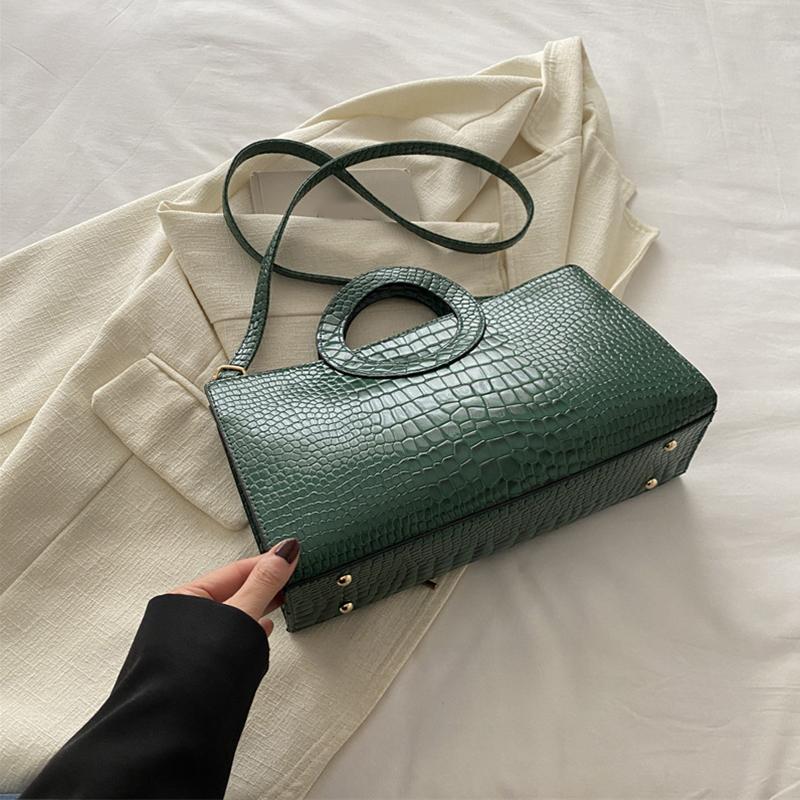 Crocodile Pattern Leisure  New in Large Capacity Commuting Retro Single Shoulder Diagonal Straddle Women's Armpit Hand Bag