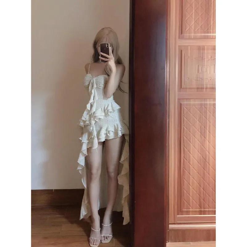 Unregelmäßiges Rüschen-Spaghetti-Träger-Kleid mit Polstern, Unsichtbarem Reißverschluss und Futter - Perfekt für Sommer-Strandurlaube
