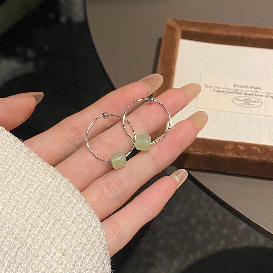 Elegant Faux Jade Ear Cuffs: Simple, Fashionable, Versatile, and Trendy Accessories for Women