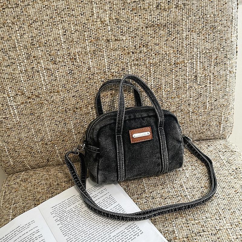 New Large-capacity Women's Casual Simple and Lightweight Shopping Messenger Bag Trendy Shoulder Bag