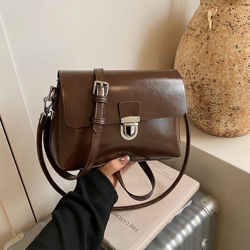 Retro Small Bag Women's Spring and Summer New Versatile Shoulder Messenger Bag Women's Fashion Commuter Small Square Bag
