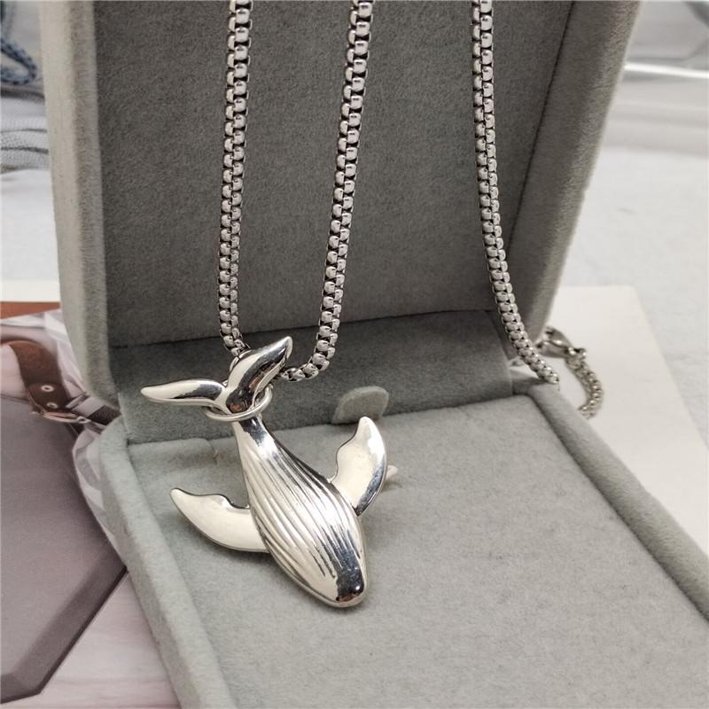 Whale Falling Necklace for Women, Cool Style, Whale Pendant, Trendy Men, High-end, Versatile, Simple Neck Chain, Cool