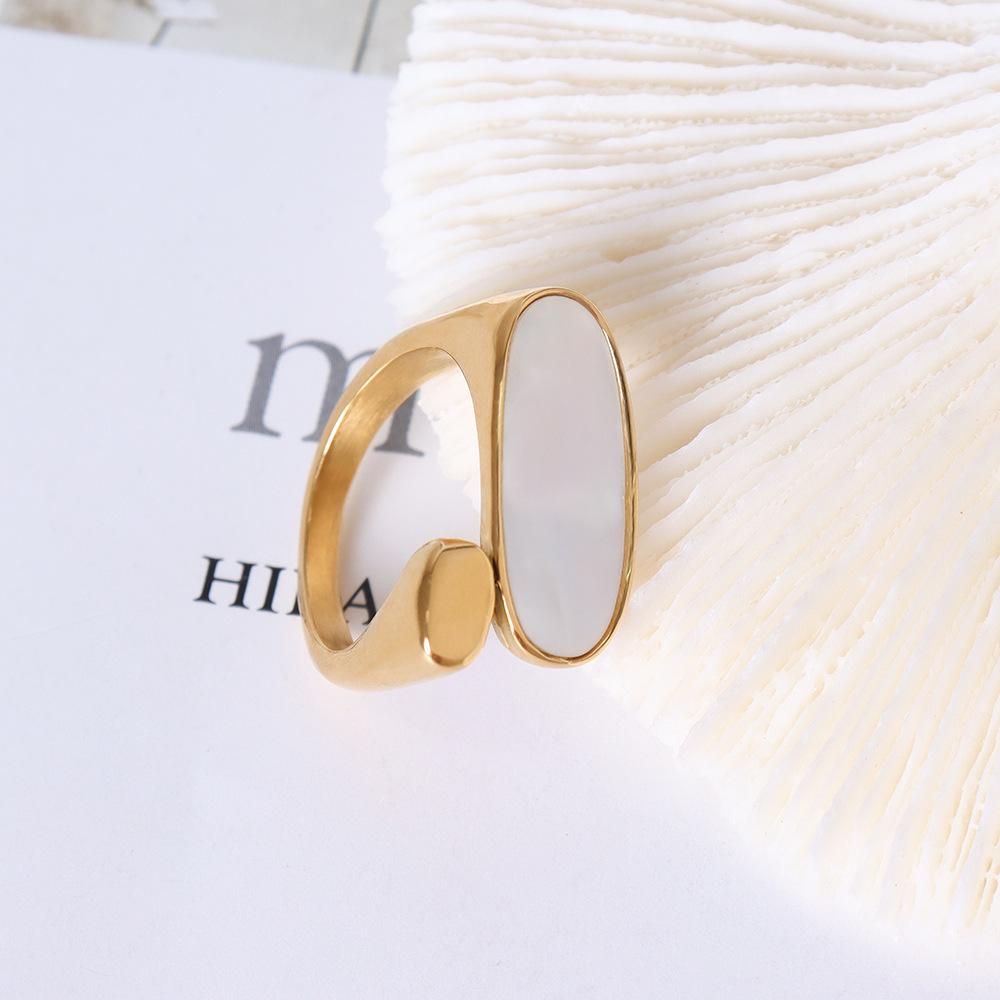 European & American Style 18K Gold-Plated Titanium Steel White Seashell Oval Women's Ring