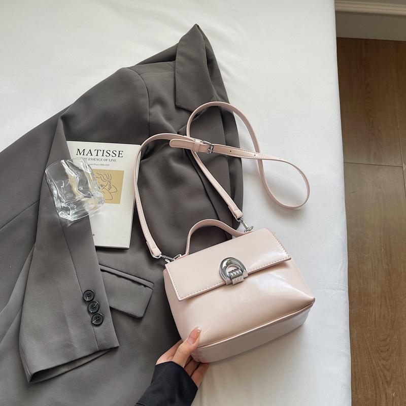 2025 Summer Fashion New Versatile Handbag Casual Versatile Messenger Commuter Bag Women's Texture Work Small Square Bag