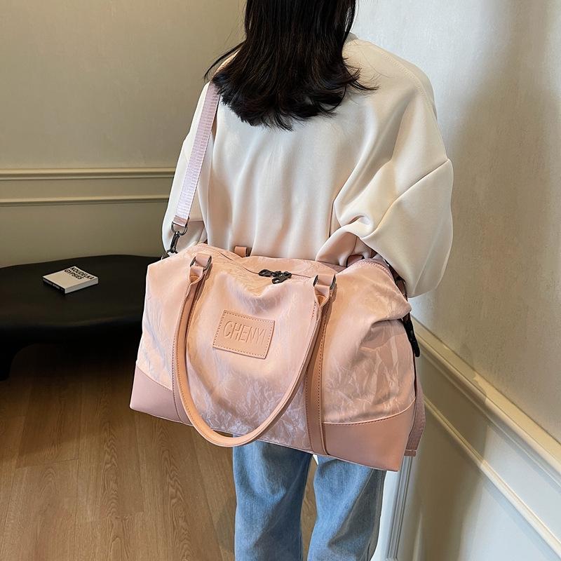 Winter Trendy Foreign Style Pattern Design Portable Travel Bag Dry and Wet Separation Fitness Bag Can Be Set with Tie Rod