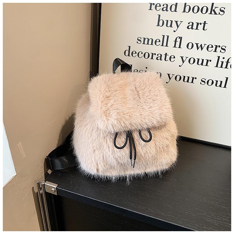 

Нова модна плюшева сумка осені та зими 2024 року, однотонна жіноча плюшева сумка на подвійному плечі на шнурках білий