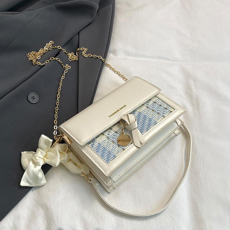 

Stylish Women s Pu Shoulder Bag 2024 Fashion Trend Small Crossbody Bag Single No Scarf білий