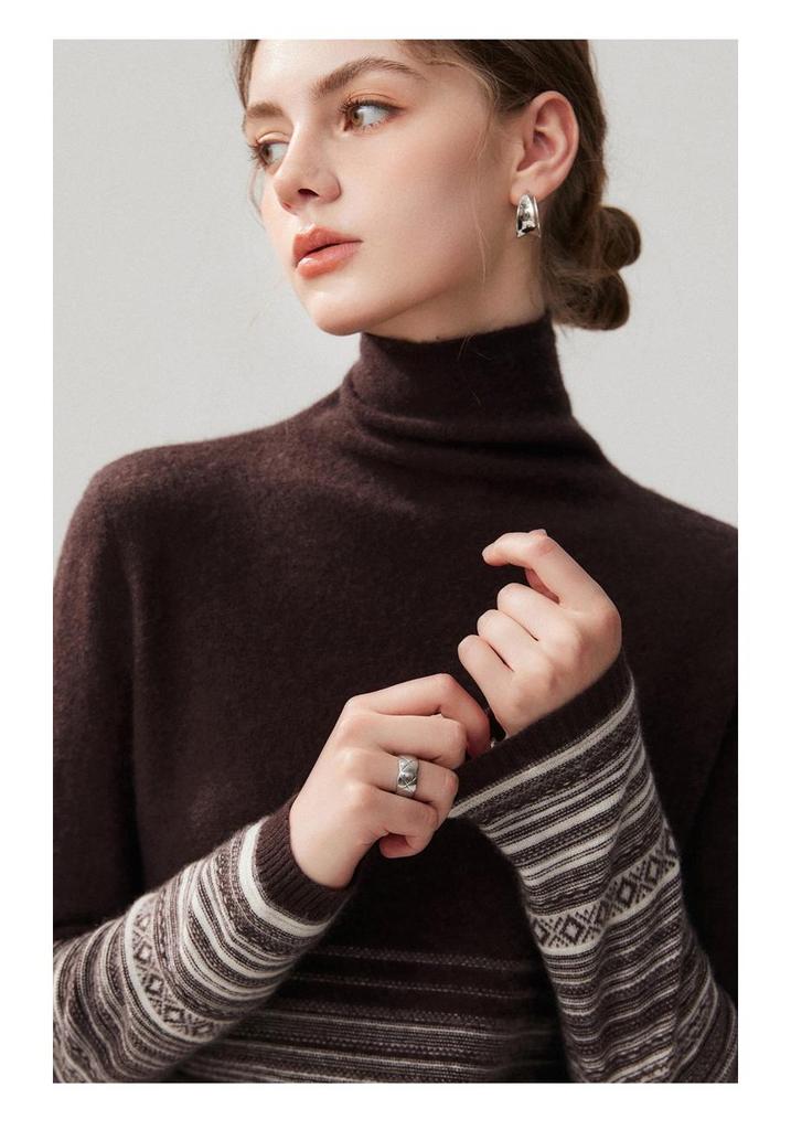 2026 Women's Retro Jacquard Cashmere Blend Loose Sweater