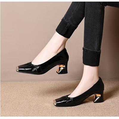 Mode Damen Elegant Falten-Design Einfarbig Schlichte Pumps Damen High Heels Weiches Leder Metallkopf Mittelhoch Absatz Kleiderschuhe Slipper