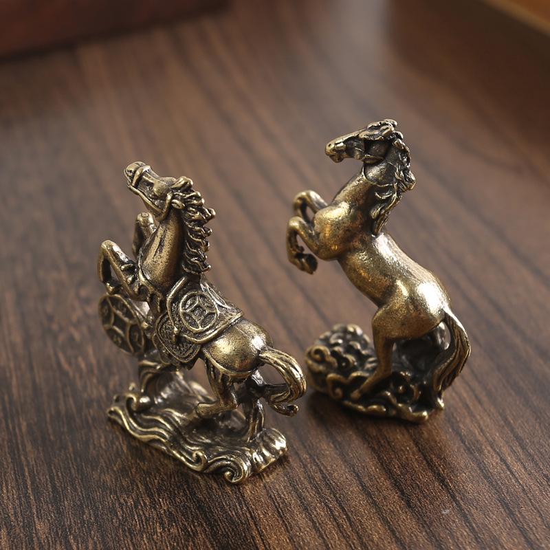 Brass Horse Small Ornament: Pure Copper Tea Pet for Desktop, Symbolizing Fortune, Success, and Zodiac Horse Arrival.