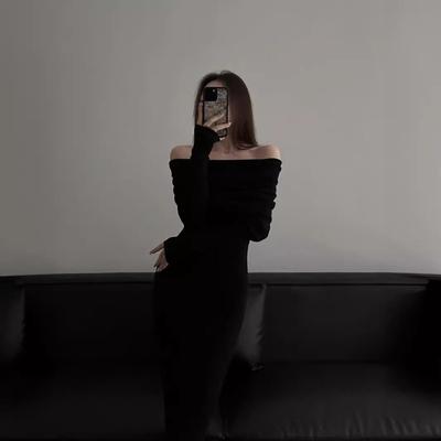 One-word Shoulder Temperament Long-sleeved Knitted Dress Women's Autumn New Slim-fitting and Thin High-end Dress Long Dress