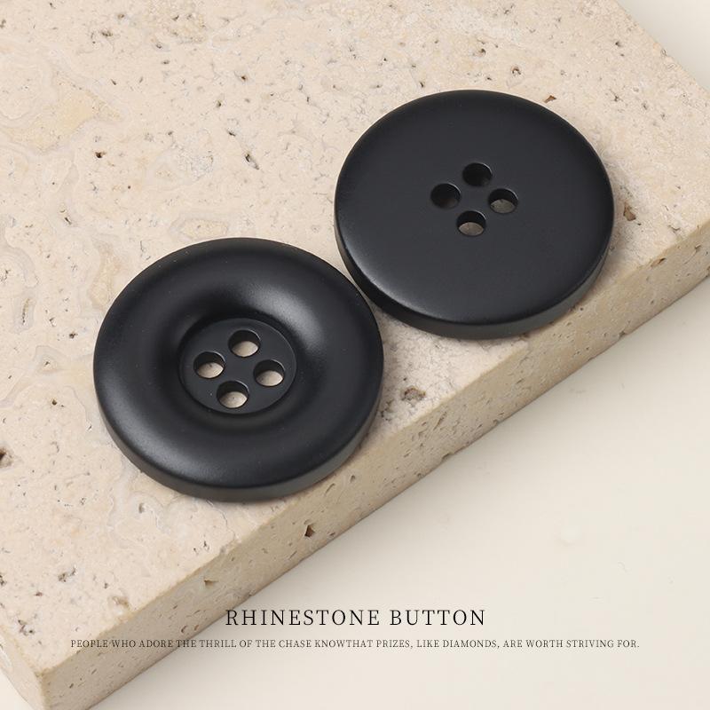 Stora Runda Kant Harts Färg Färg Knapp Kappa Trenchcoat Kostymjacka Knappar Skjorta Kofta Fyrhåls Knappar