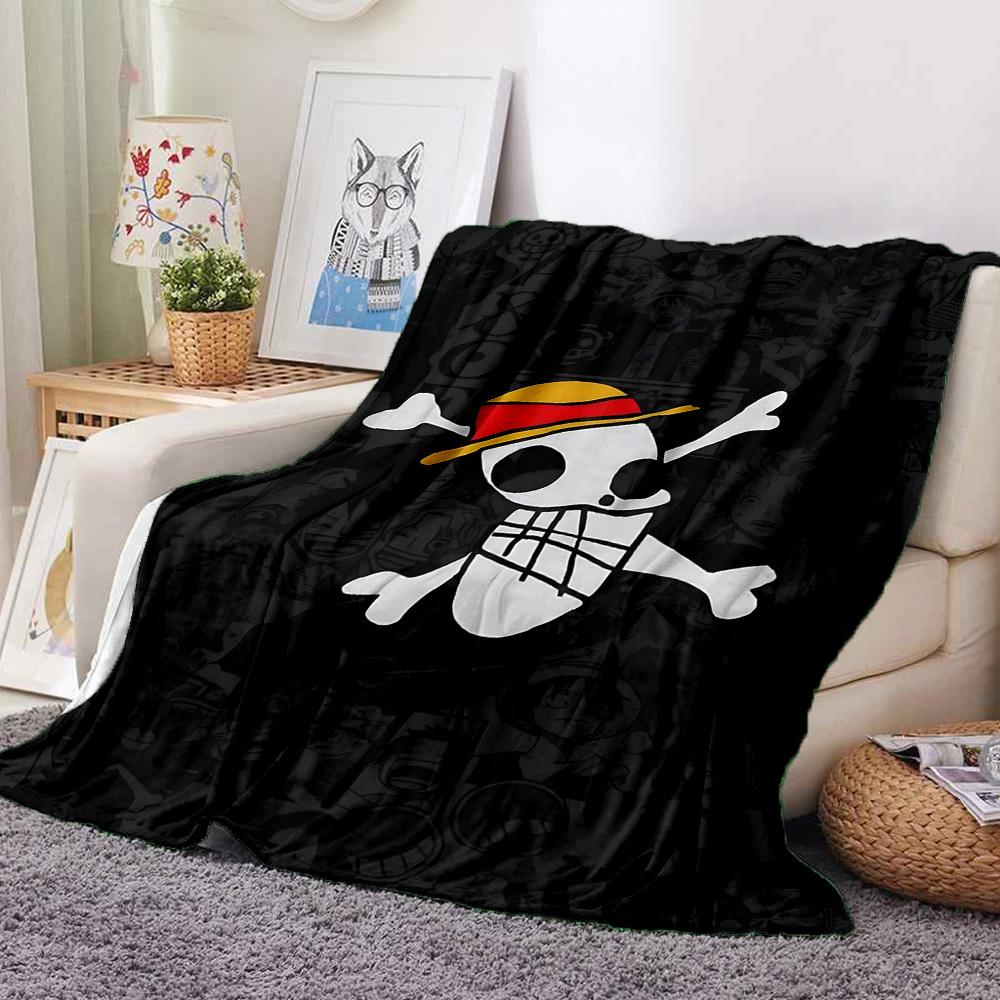 1pc ONE PIECE Skull Flannel Blanket, Soft Skin Friendly with Digital Printing, Various Sizes Available for Family, Friends, Birthday