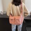 Fashion commuter large capacity shoulder messenger bag women's new casual fashion tote bag Korean version armpit bag