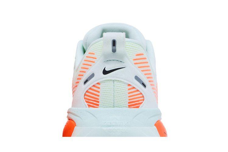 Nike Vomero 18 Barely Green Hyper Crimson