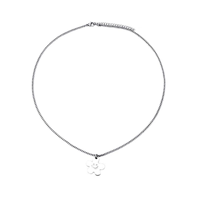 Elegant Flower-shaped Pendant Necklace Smiling Face Charm Neckchain Simple Versatile Clavicle Chain for Fashion Women 1
