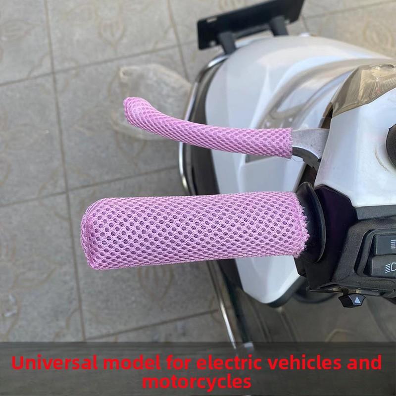 

2 пары всесезонных универсальных нескользящих потных чехлов на руль мотоцикла, трехколесного велосипеда Pink 2 pairs