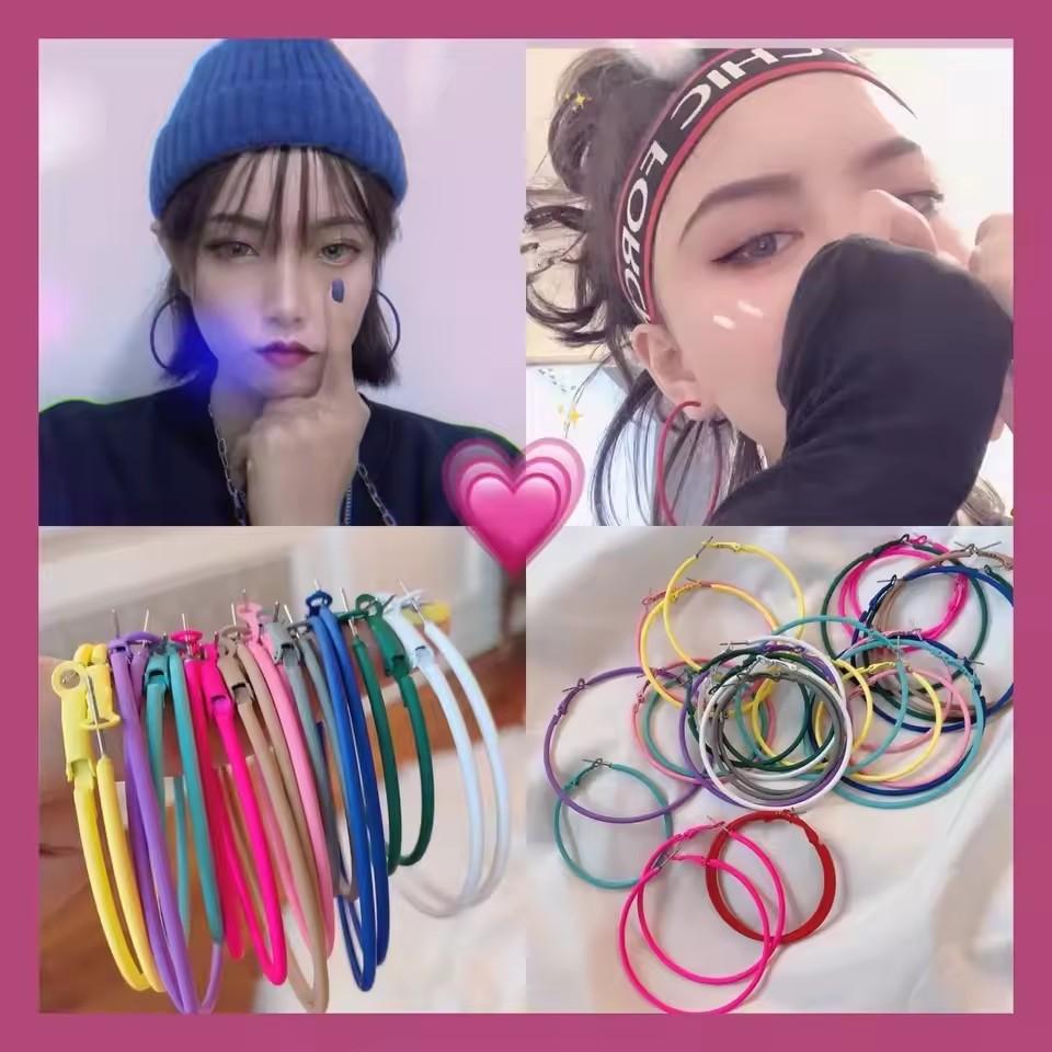 Orecchini a cerchio rotondi grandi e colorati in stile retrò, con cerchi enormi in metallo, ideali per donne e ragazze, perfetti per feste e come regalo.