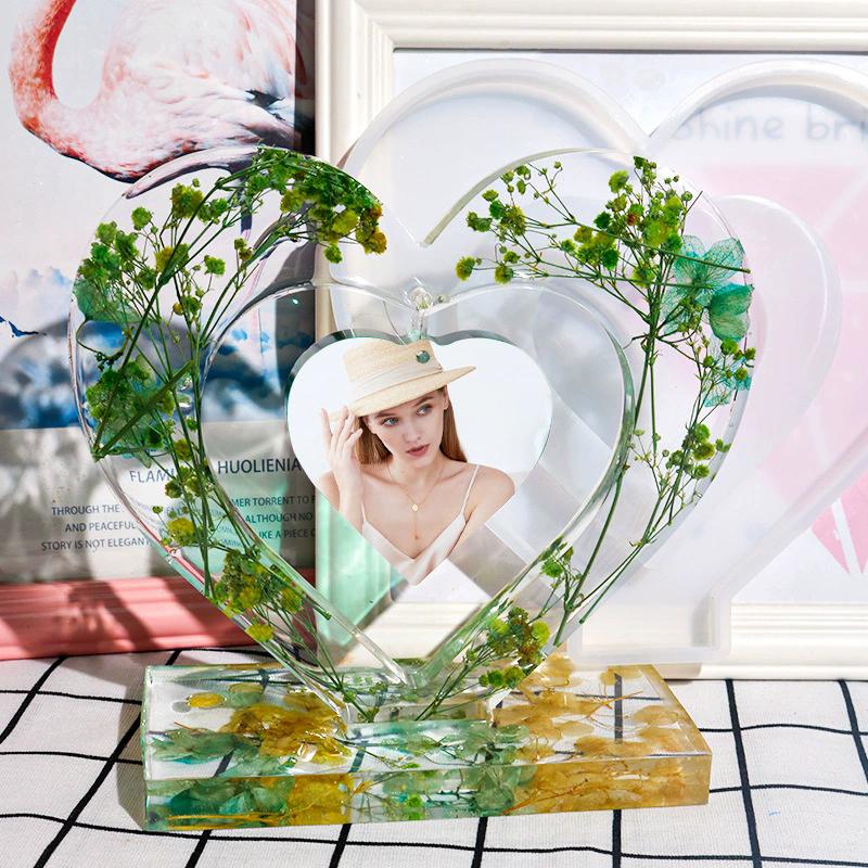 WTEMPO DIY Epoxy Resin Molds Kit Hollowed-out Heart-shaped Photo Frame Molds with Colorful Bead Chains Home Decoration Display Stand Silicone Molds