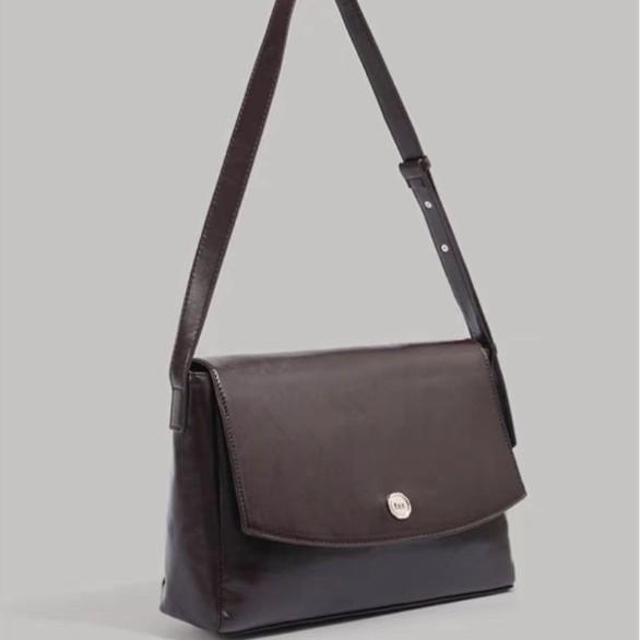 Korean INS 2025 Summer New Niche Design Bag Retro Large Capacity Textured Commuter Crossbody Messenger Bag