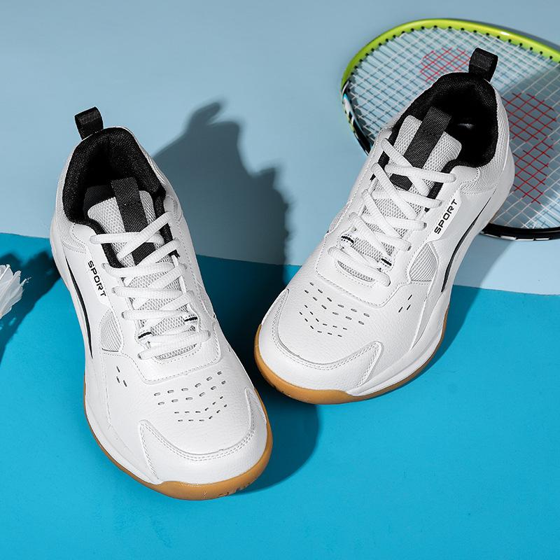 Badminton Shoes Men's and Women's Sports Shoes Indoor and Outdoor Training Shoes Table Tennis Shoes a Pair of Tennis Shoes