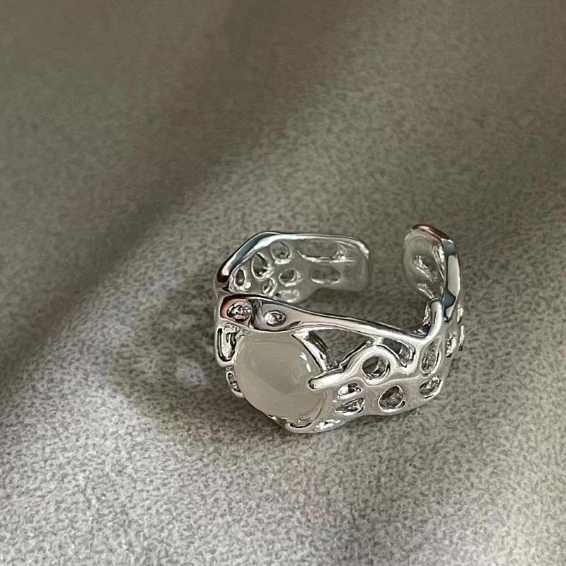 

Moonstone Opening Niche Design Sense Cold Wind Simple Personality Gemstone High Sense Index Finger Ring Adjustable opening