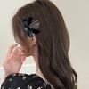 Gothic Skull Hand Hair Clip Zinc Alloy Duckbill Clip Bow Accent Unisex Halloween Hair Accessory Dark Fashion Barrettes Hair Gripper