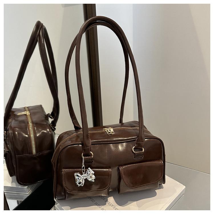 

Весна новая персонализированная однотонная дизайнерская глянцевая сумка через плечо подмышку с двойным карманом