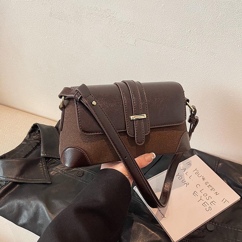 Vintage Maillard brown small bag women's new autumn and winter versatile messenger bag single shoulder underarm baguette bag