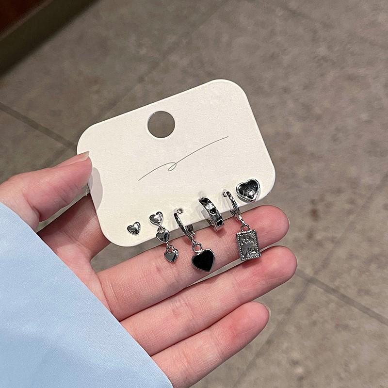 Korean Dark Cold Style Heart Stud and Ear Cuff Set - 2024 Stylish New Ear Jewelry