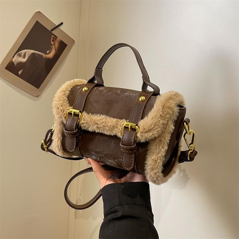 

Высококлассная нишевая плюшевая сумка женская осенне-зимняя ретро новая модная сумка-мессенджер портативная сумка-подушка